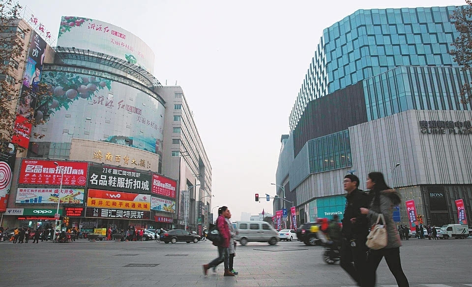 济南 往日热闹泉城路 如今商业“冷暖自知”